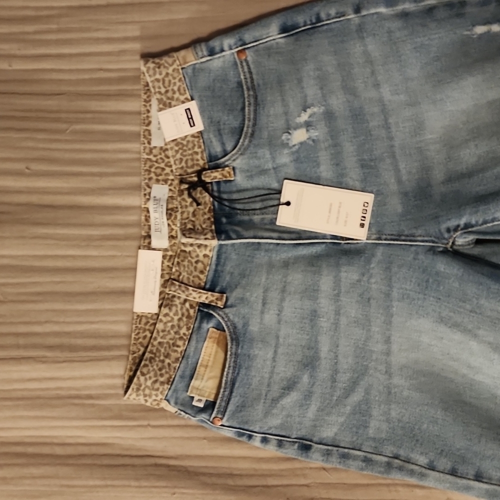 Judy Blue leopard print high waisted jeans